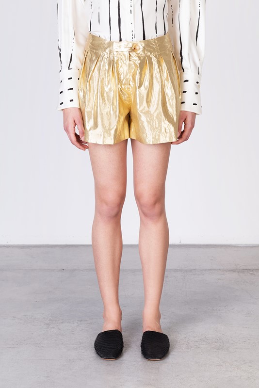 Short shiny