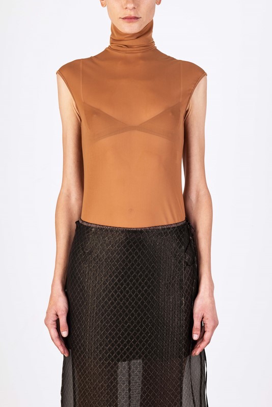 37AC3B44ECCB911A1156440E1EBC180B_ Body in tulle