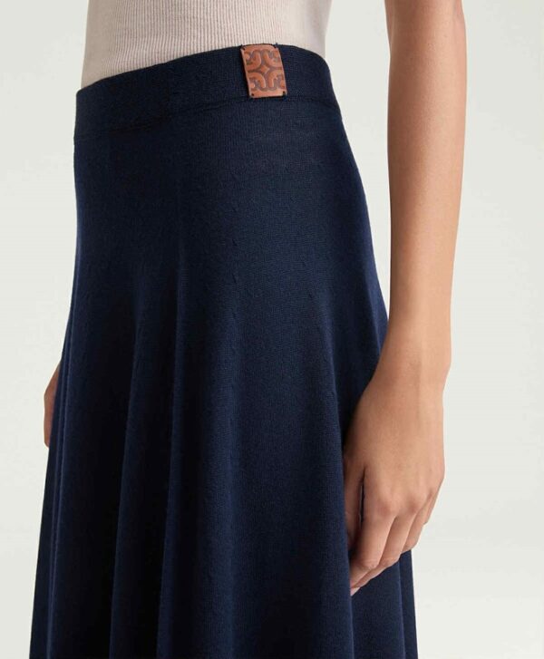 D91B55848DD23C9398F9C23CD0C7D23A_ Isla knitwear