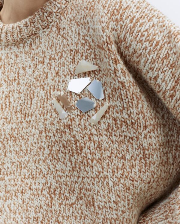 Pullover con ricamo