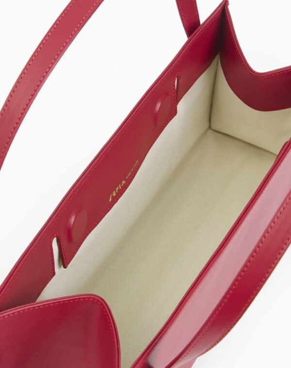 405555E96CE745CC1560D6947FE358EE_ La riviera red