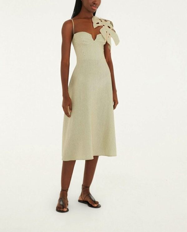 8F221AD5FDE128A9D71242E899029AEB_ Abito monstera