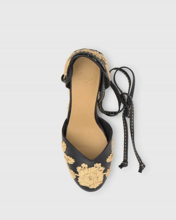 BCA58089F517F478AA0602250BBF267C_ Carmela/280