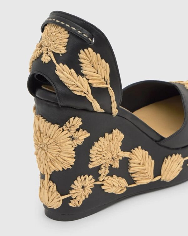 C9E7456B7713FCFC6AC2F6A75E90E60B_ Carmela/280