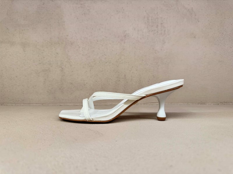 Mule white