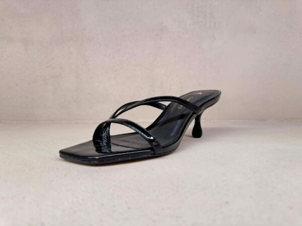 Mule black