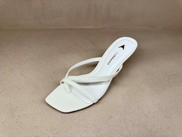 Mule white
