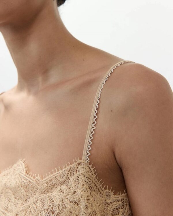 19A3A3E4FFC2CEB0D64A559CA176FBE8_ Top satin e pizzo