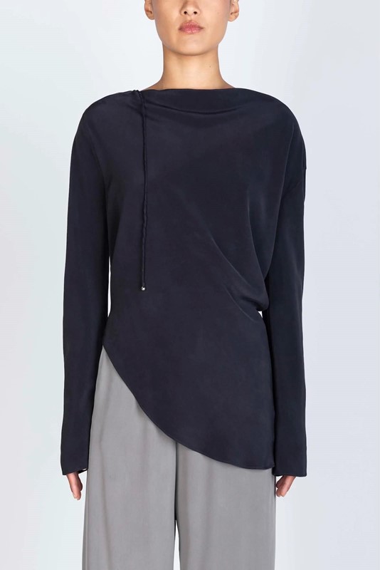 2094BFE674F0FC6026FC83523E610F64_ Blusa asimmetrica