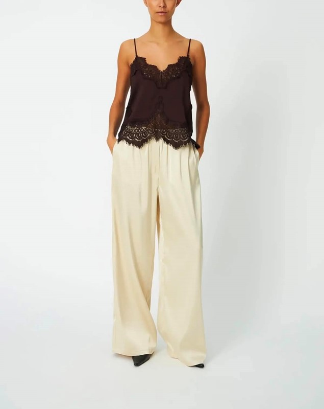 5E02714AF7B40B162216D3B211775A7B_ Top in pizzo