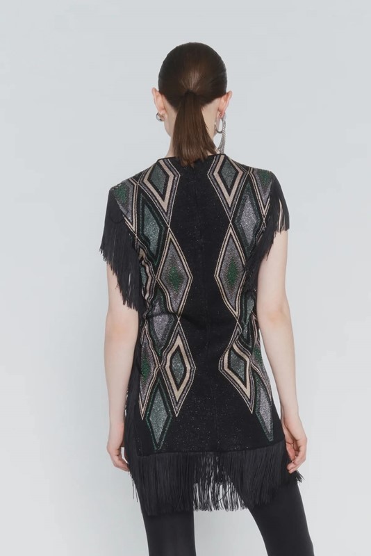 737619A5540826BA90AA12797D411A10_ Top jacquard con frange